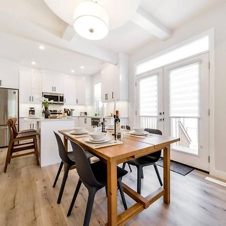 Modern Nordic Escape, 3Br Near Wem & Dt, Aircon & Fireplace, Wifi, Sleeps 6! Edmonton Ngoại thất bức ảnh