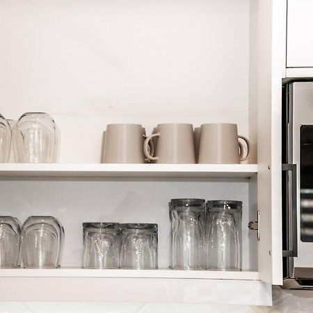 Modern Nordic Escape, 3Br Near Wem & Dt, Aircon & Fireplace, Wifi, Sleeps 6! Edmonton Ngoại thất bức ảnh