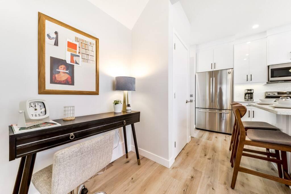 Modern Nordic Escape, 3Br Near Wem & Dt, Aircon & Fireplace, Wifi, Sleeps 6! Edmonton Ngoại thất bức ảnh