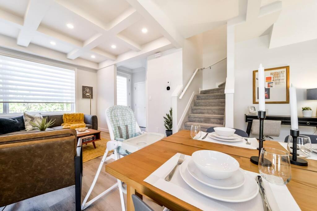 Modern Nordic Escape, 3Br Near Wem & Dt, Aircon & Fireplace, Wifi, Sleeps 6! Edmonton Ngoại thất bức ảnh