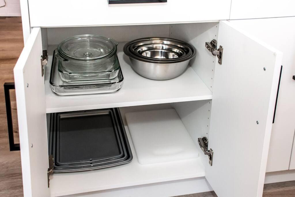 Modern Nordic Escape, 3Br Near Wem & Dt, Aircon & Fireplace, Wifi, Sleeps 6! Edmonton Ngoại thất bức ảnh